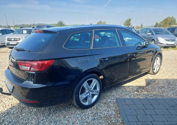 Seat Leon cena 47900 przebieg: 238000, rok produkcji 2016 z Lębork małe 742